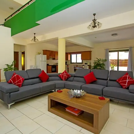 Hermes By Βίλα *