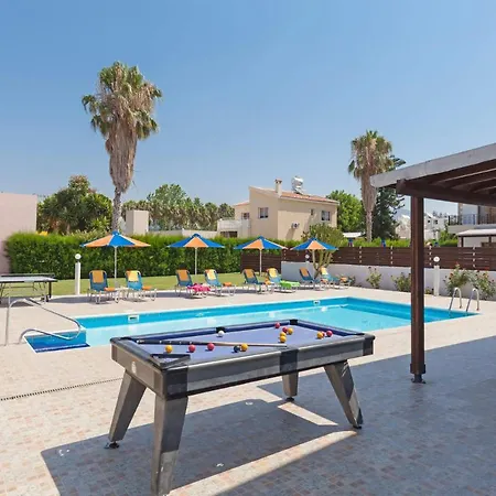 Hermes By Βίλα *