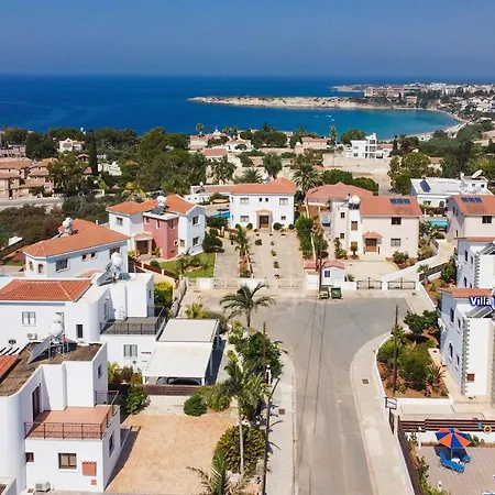 Hermes By Βίλα *