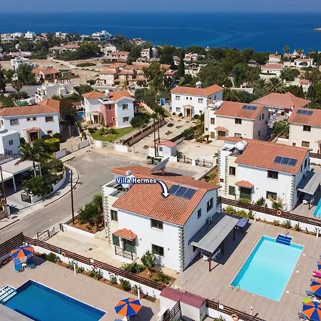 Hermes By Βίλα Πέγεια