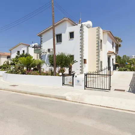 Βίλα Hermes By *